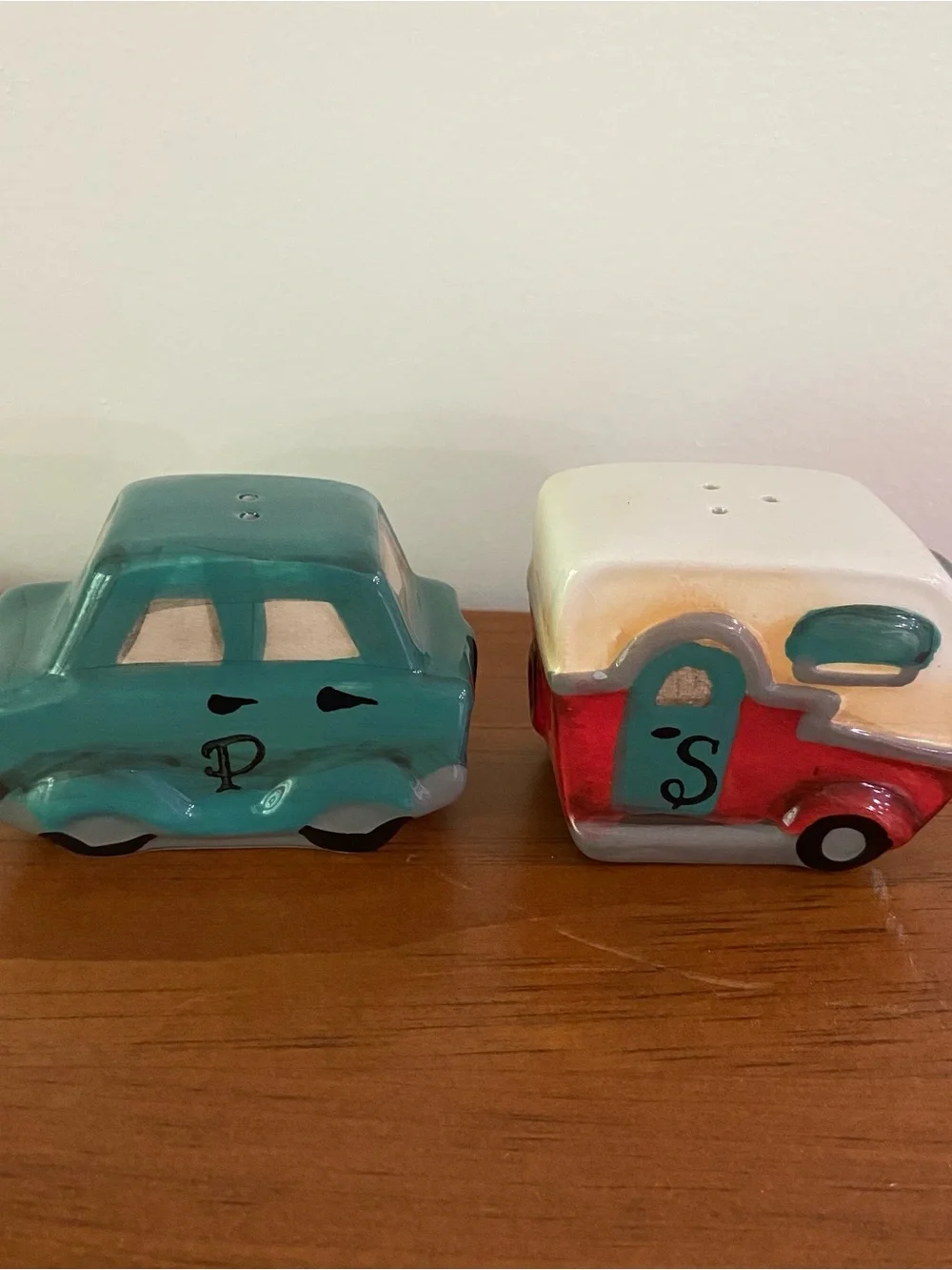 Abbott Vintage Car & Camper Ceramic Salt & Pepper Shaker Set Retro RV Trailer